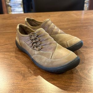 Clark’s Women’s Brown Suede Casual Walking/Trail Shoes Size 9